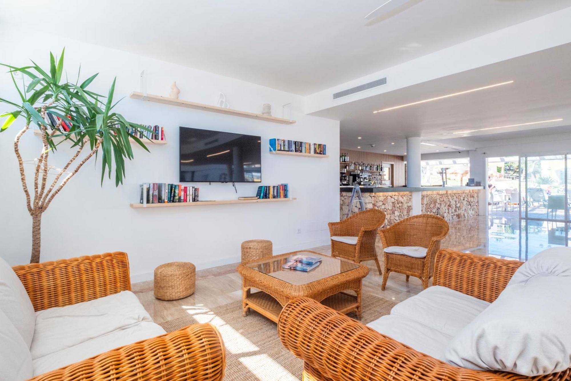 Comitas Isla Del Aire Aparthotel Punta Prima  Ngoại thất bức ảnh
